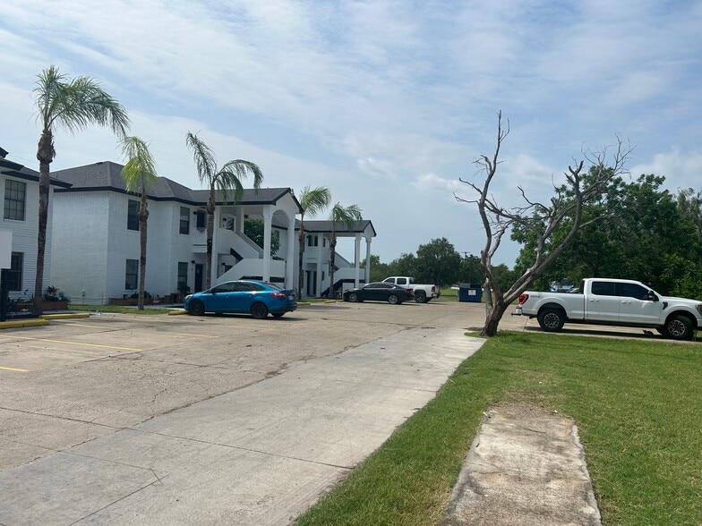 More Photos Of 1100 E Owassa Rd, Edinburg Apartments For Sale