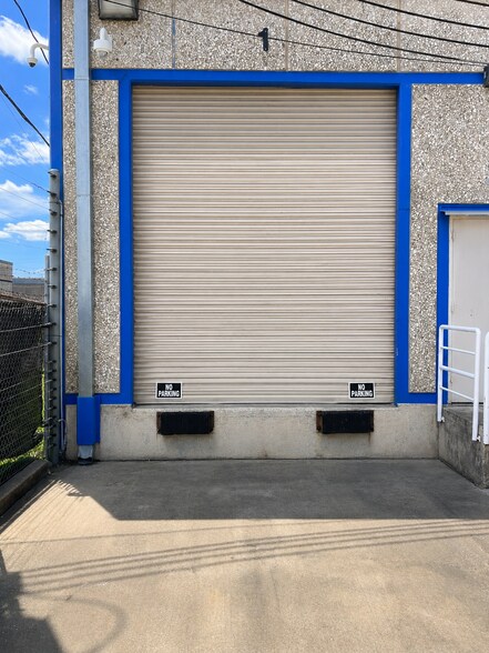 More Photos Of 3700 Yale St, Houston Warehouse For Lease