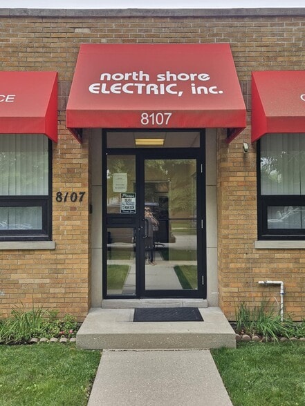 More Photos Of 8107 Ridgeway Ave, Skokie Warehouse For Sale