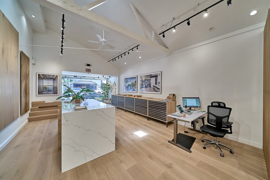 More Photos Of 130-134 S Robertson Blvd, Los Angeles Storefront For Sale