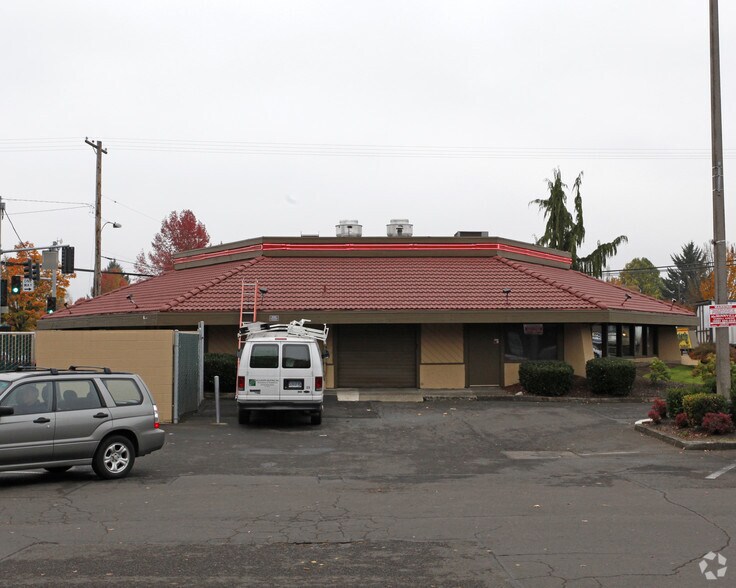 More Photos Of 1200 NE Baker St, McMinnville Restaurant For Lease