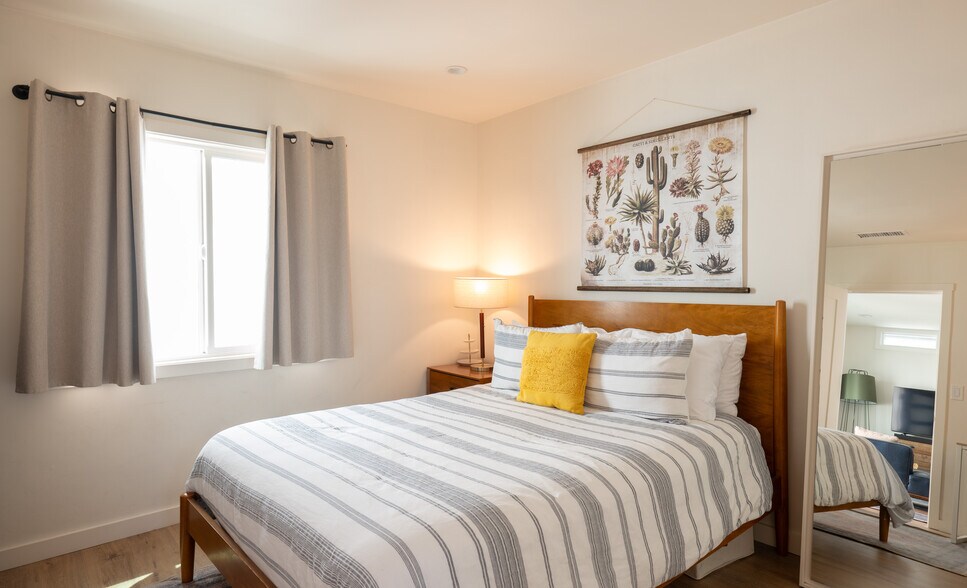 More Photos Of 4852 S Centinela Ave, Los Angeles Multifamily For Sale