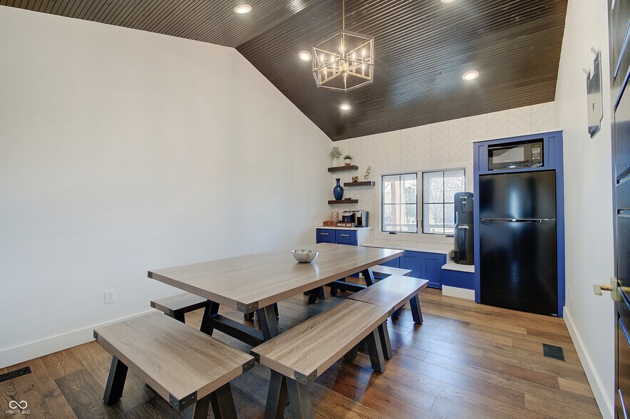 More Photos Of 1506 W Smith Valley Rd, Greenwood Office For Lease