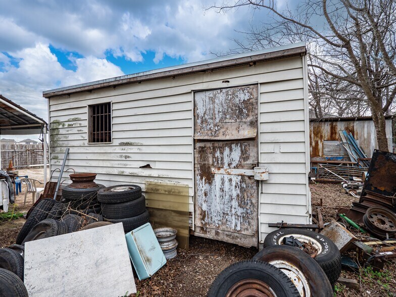 More Photos Of 201 S Highway 183, Leander Flex For Sale
