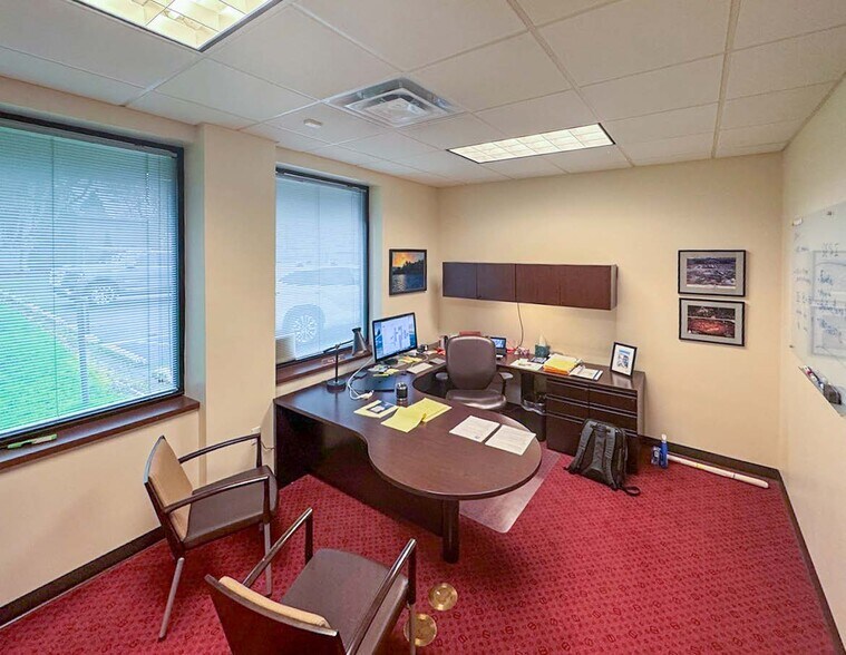 More Photos Of 1122 W 7th Ave, Eugene Office For Sale