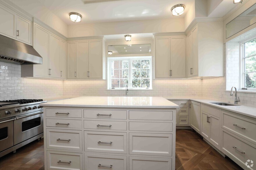 More Photos Of 2230 Massachusetts Ave NW, Washington Office For Sale