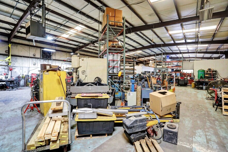 More Photos Of 3325 Millbranch Rd, Memphis Warehouse For Sale