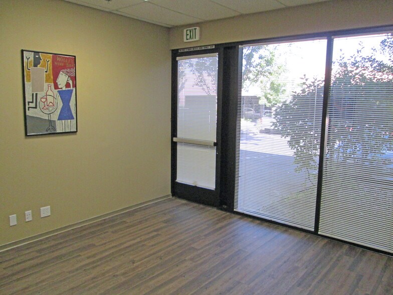 More Photos Of 5570 Skylane Blvd, Santa Rosa Office For Sale