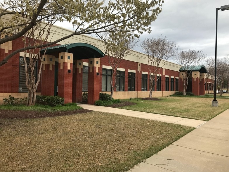 More Photos Of 8010 Stage Hills Blvd, Bartlett Office For Sale