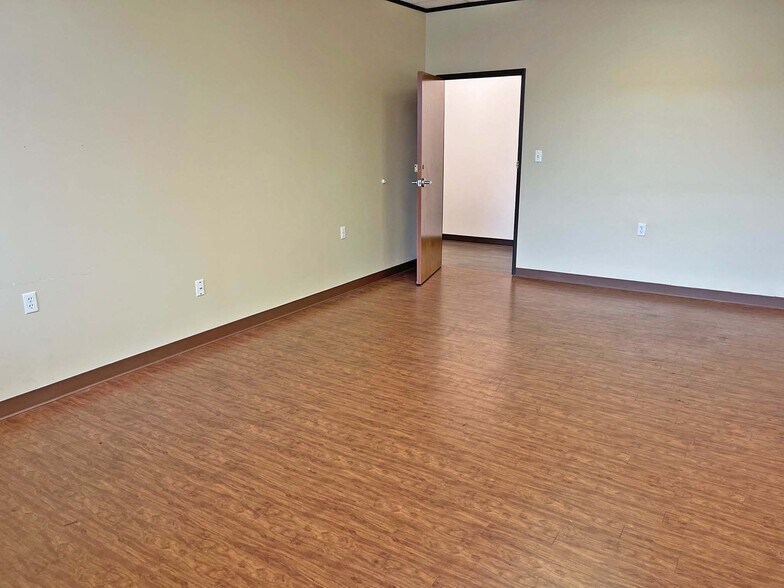 More Photos Of 555 Round Rock West Dr, Round Rock Loft Creative Space For Lease
