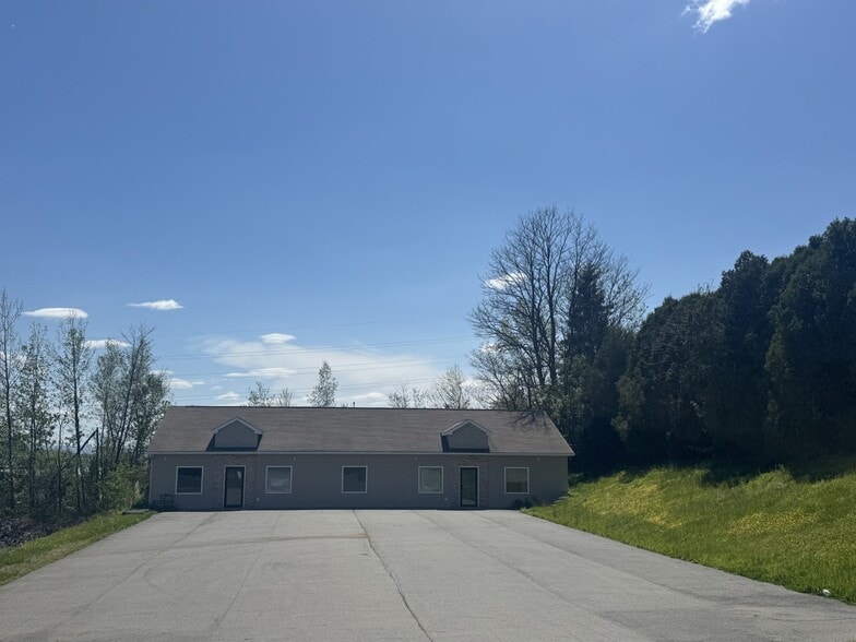 Primary Photo Of 7 Oakwood Dr, Scranton Storefront Retail Office For Sale