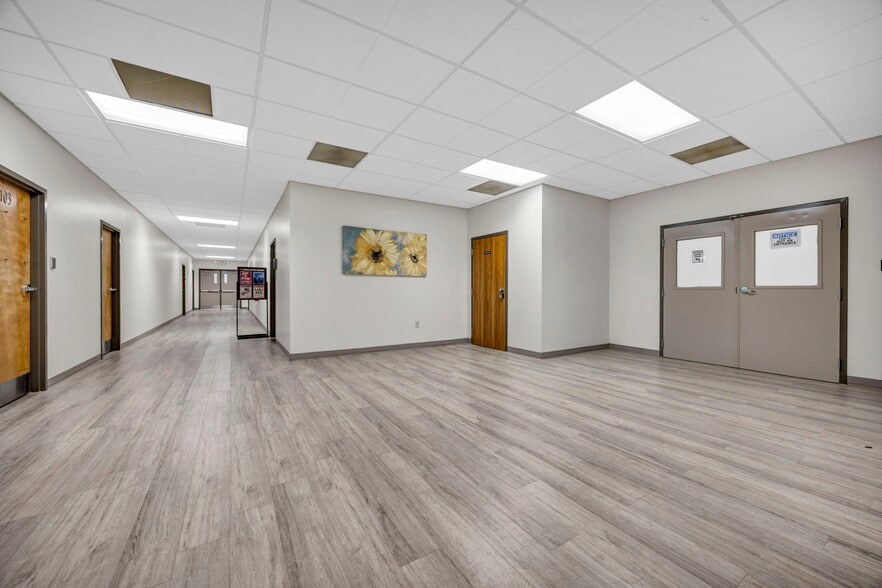 More Photos Of 4100 N Main St, Columbia Medical For Sale