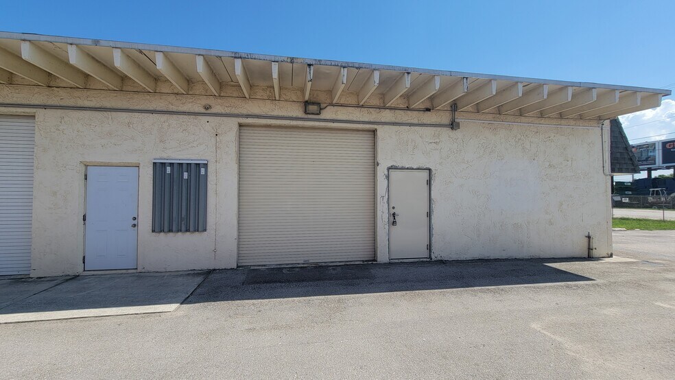 More Photos Of 6900 Barbour Rd, Riviera Beach Manufacturing For Lease