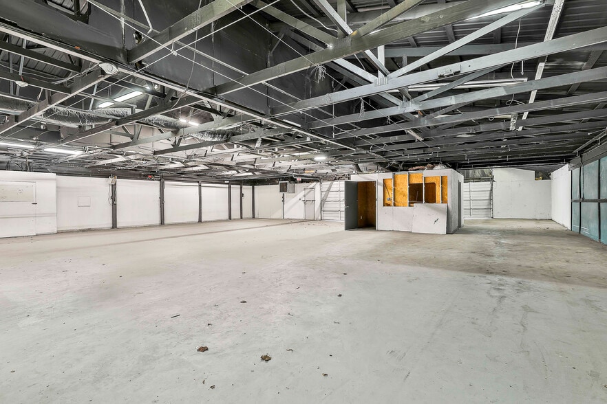 More Photos Of 243 Senoia Rd, Peachtree City Unknown For Lease