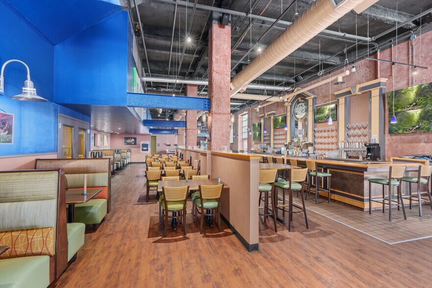 More Photos Of 812-814 W Hamilton St, Allentown Loft Creative Space For Sale