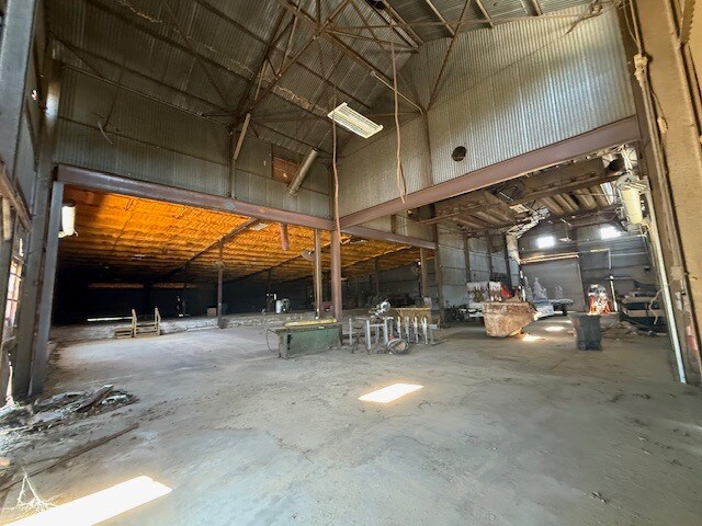 More Photos Of 566 State st, Lyons Warehouse For Lease
