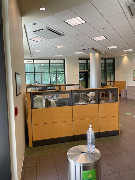 More Photos Of 2255 Kuhio Ave, Honolulu Hotel For Lease