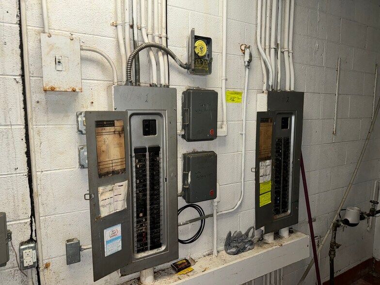 More Photos Of 730 S Main St, Adrian Restaurant For Sale