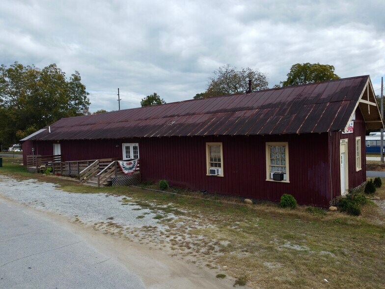 More Photos Of 3095 Highway 11 S, Mansfield Freestanding For Sale