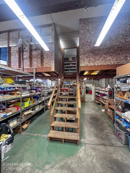 More Photos Of 1260 NE 1st St, Bend Warehouse For Lease