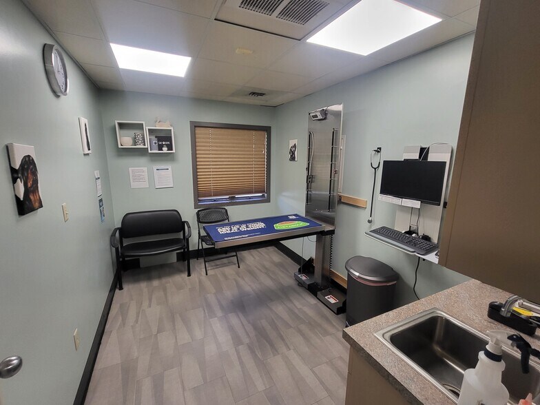 More Photos Of 1340 Lincoln Way E, Chambersburg Office For Sale
