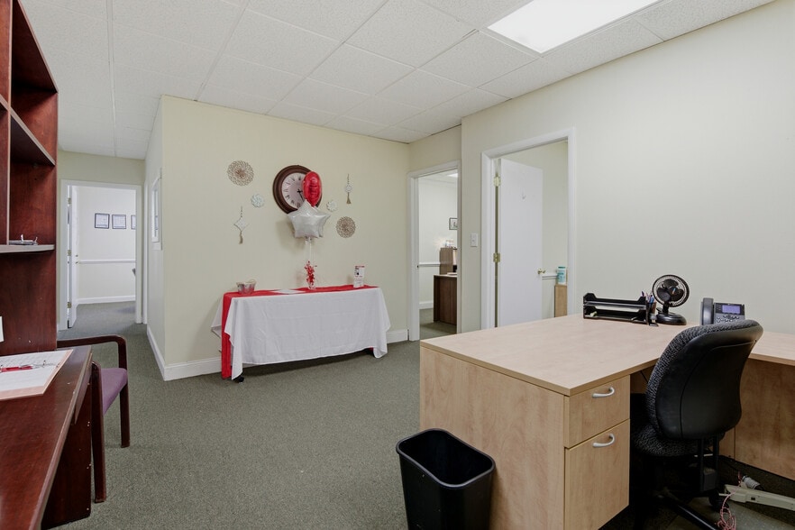 More Photos Of 2500 Raeford Rd, Fayetteville Medical For Sale