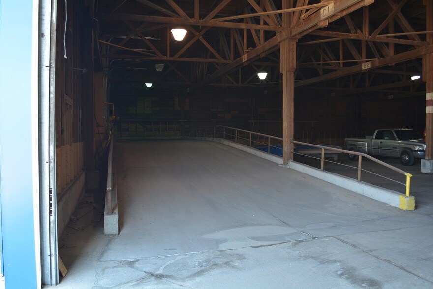 More Photos Of 3232 Road 101 E, Sidney Warehouse For Lease