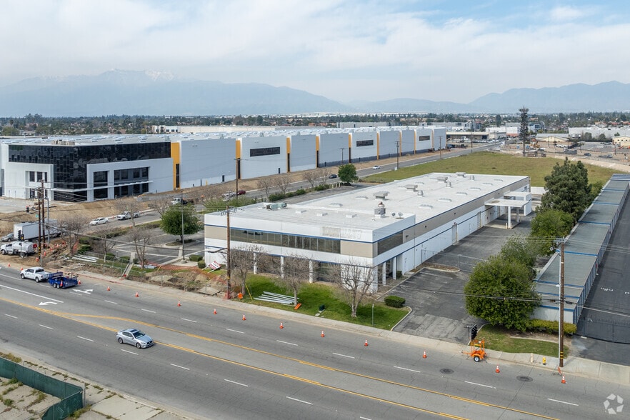 More Photos Of 280 W Valley Blvd, Rialto Warehouse For Lease