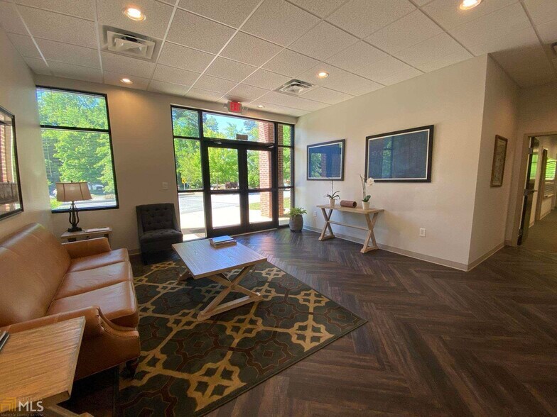 More Photos Of 1040 Sullivan Rd, Newnan Office For Sale