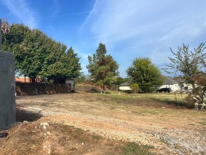 More Photos Of 10630 Commerce Row, Montgomery Restaurant For Lease