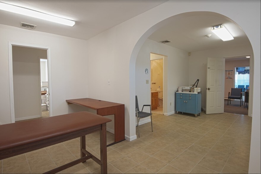 More Photos Of 100 Oakland Ave, Port Jefferson Medical For Lease
