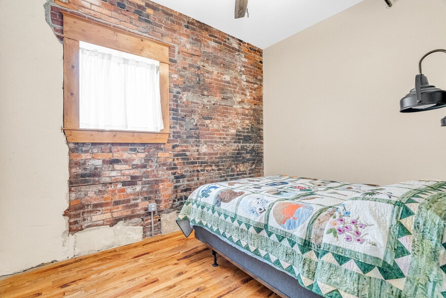 More Photos Of 306-310 Huron Ave, Port Huron Freestanding For Sale