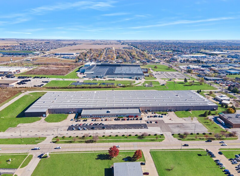 More Photos Of 1500 Fort Jesse Rd, Normal Warehouse For Sale