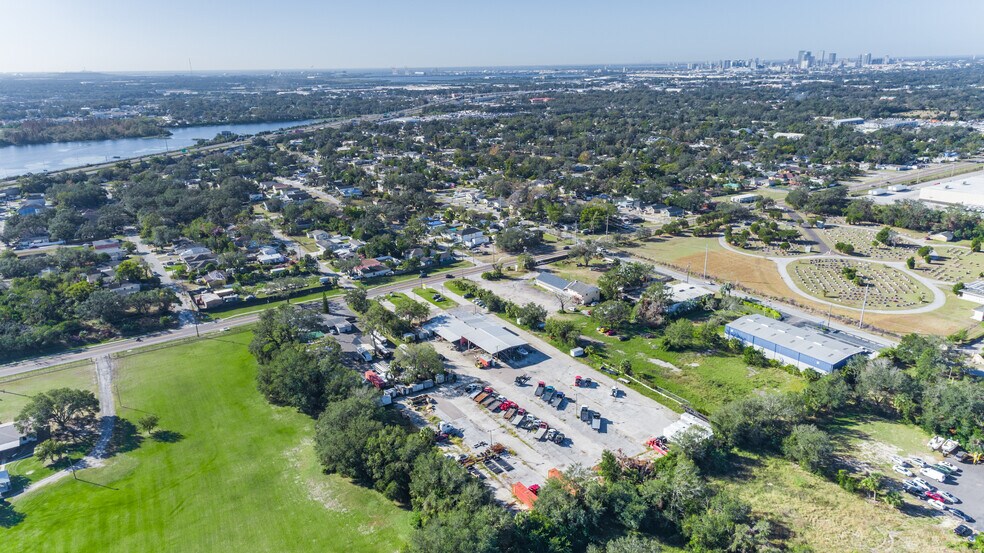 More Photos Of 5620 E Dr Martin Luther King Jr Blvd, Tampa Auto Repair For Sale