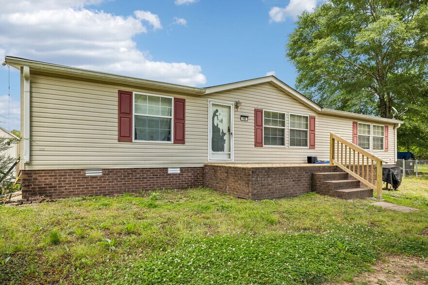 More Photos Of 49 Cutting Edge Ln, Dunlap Freestanding For Sale