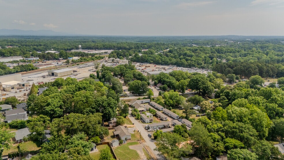 More Photos Of 923 W Lee Rd, Taylors Manufactured Housing Mobile Home Park For Sale