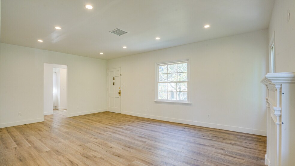 More Photos Of 6112-6114 Saturn St, Los Angeles Apartments For Sale