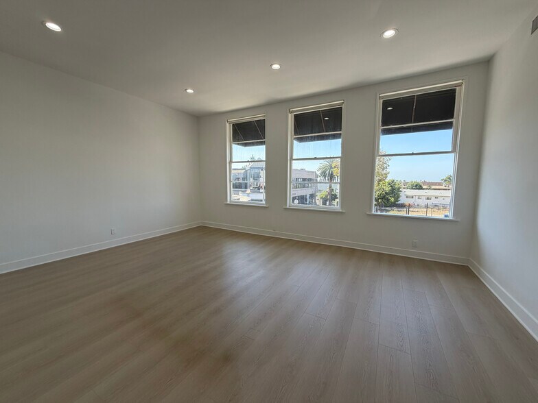 More Photos Of 8947-8969 W Sunset Blvd, West Hollywood Office Residential For Lease