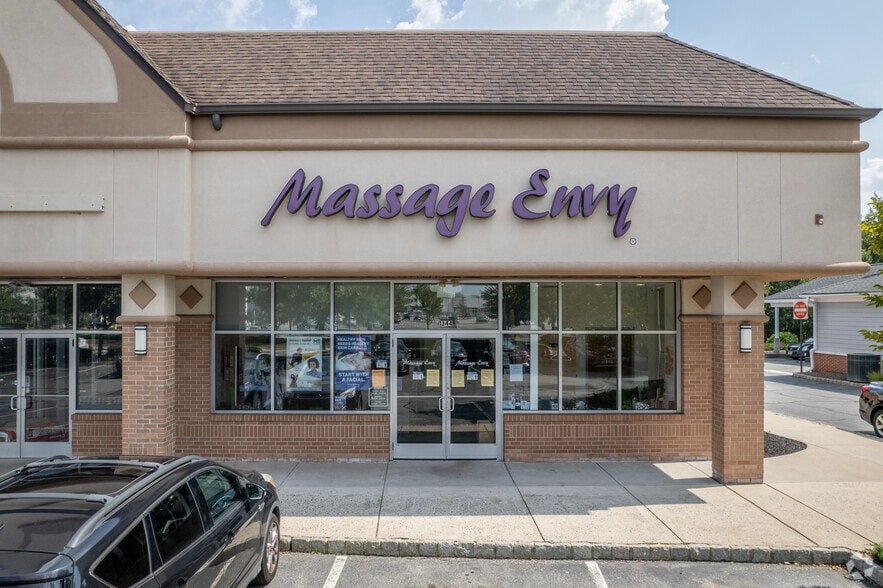 More Photos Of 1370-1396 Centennial Ave, Piscataway Unknown For Lease