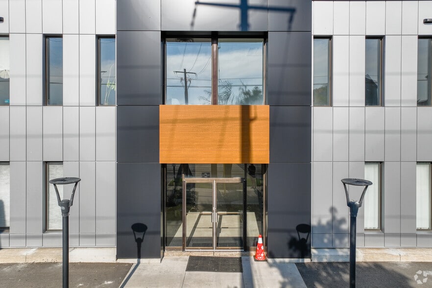 More Photos Of 120 Norfinch Dr, Toronto Industrial For Sale