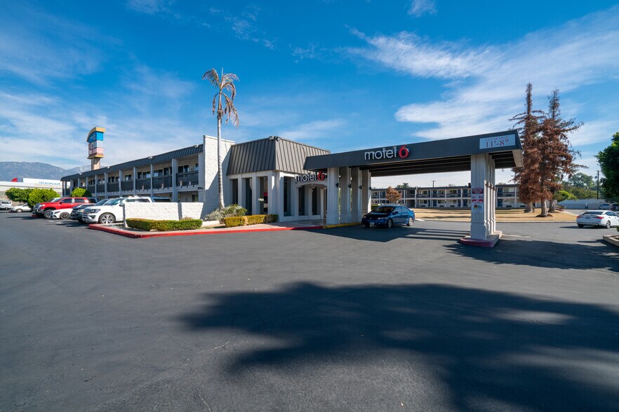 More Photos Of 840 S Indian Hill Blvd, Claremont Hotel For Sale