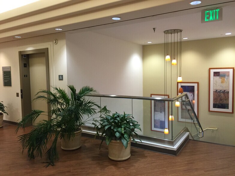 More Photos Of 440 S Melrose Dr, Vista Office For Sale