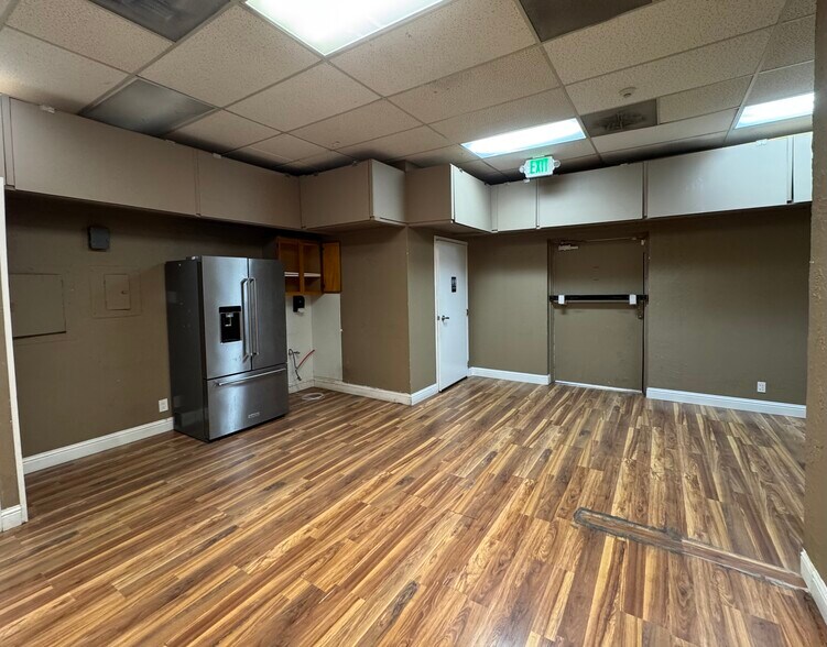 More Photos Of 465 E Plumb Ln, Reno Unknown For Lease