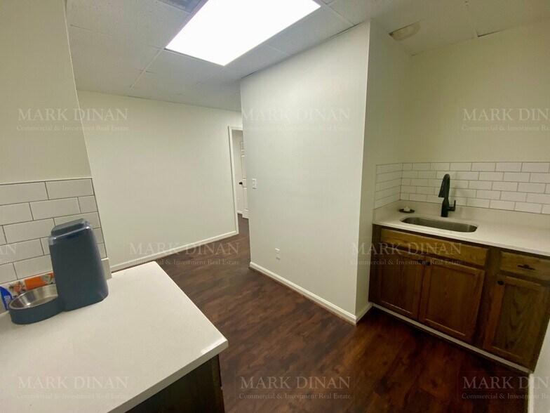 More Photos Of 2050 Oak Mountain Dr, Pelham Office For Sale