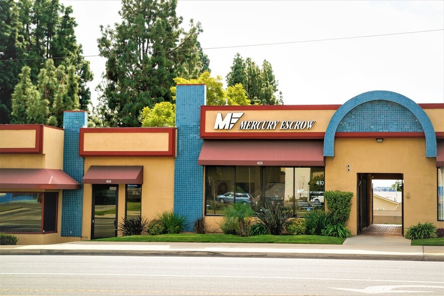 More Photos Of 422 W Whittier Blvd, La Habra Storefront Retail Office For Lease