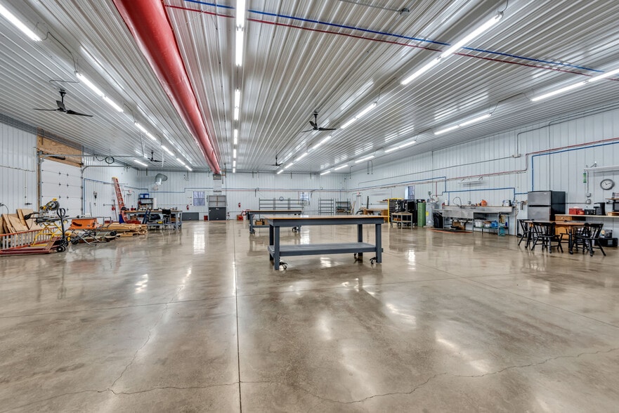 More Photos Of 1052 Debolt Ln, Centerville Manufacturing For Sale