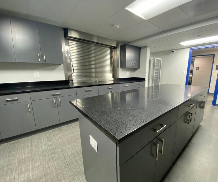 More Photos Of 8225 Barrett Dr, Manassas Specialty For Lease