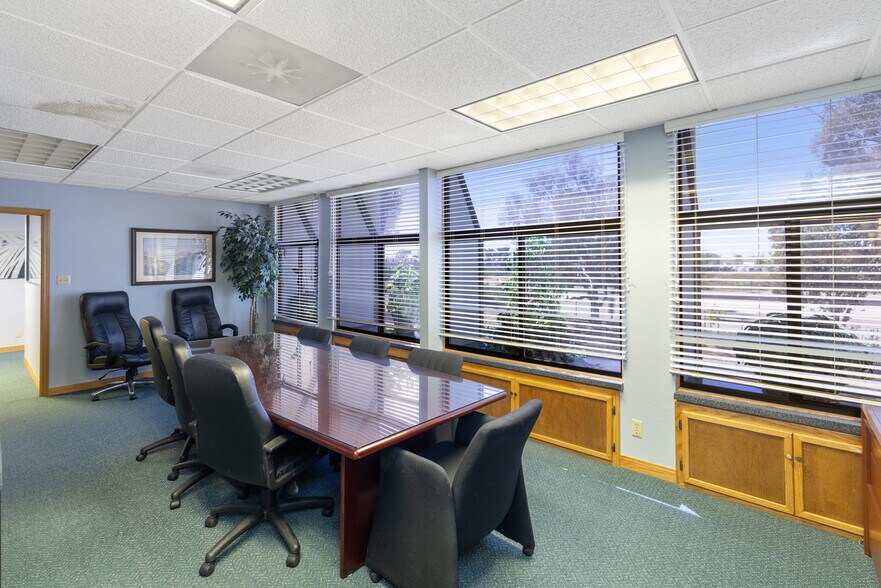 More Photos Of 4550 kearny villa Rd, San Diego Office For Sale