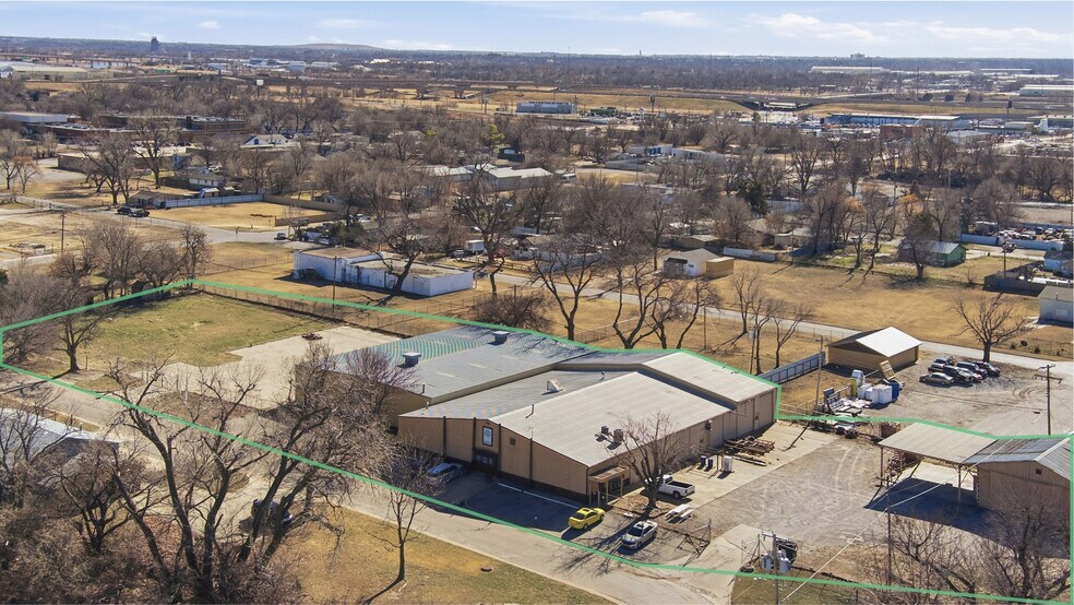 Primary Photo Of 2640 NW 2nd St, Oklahoma City Manufacturing For Sale