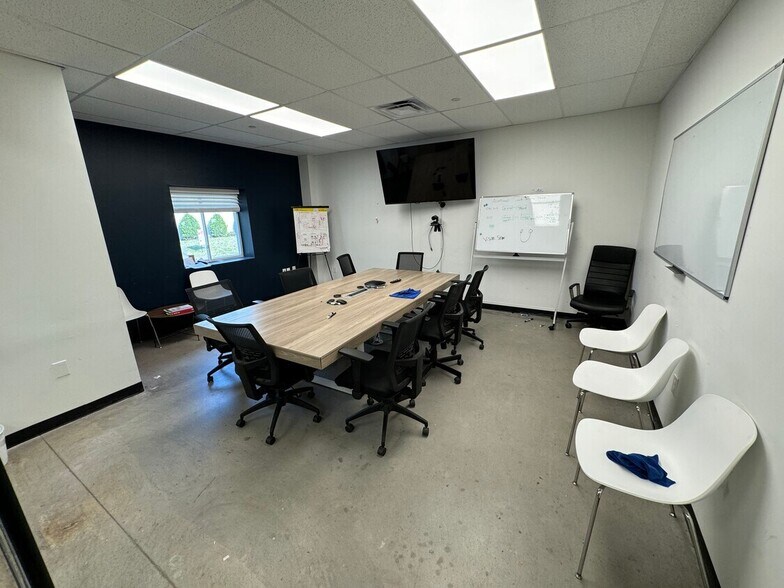 More Photos Of 511 Black Horse Pike, Turnersville Warehouse For Lease